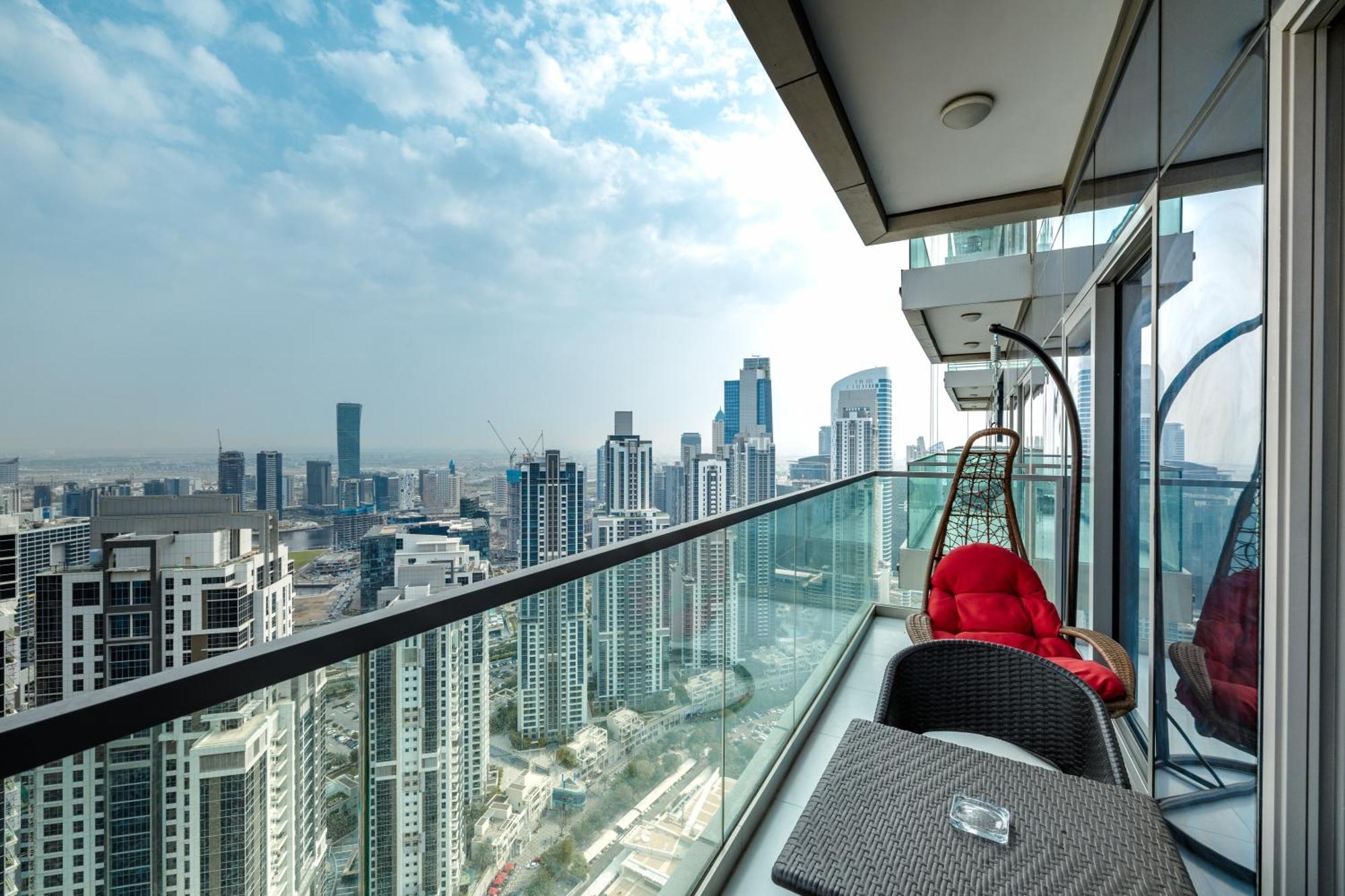 Aliving Luxe 2Br With Burj Khalifa View Infinity Pool Midtown-4704 Apartment ดูไบ ภายนอก รูปภาพ